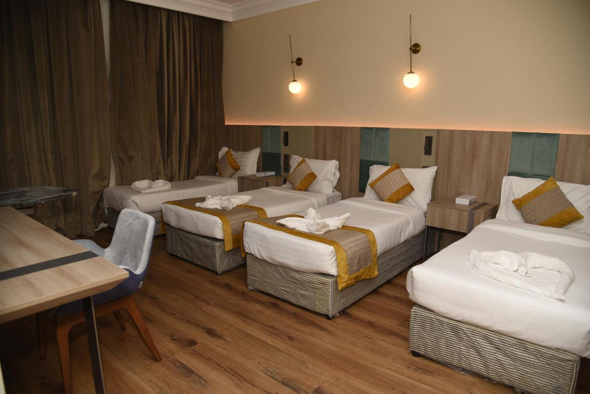 Roya Al Andalus Hotel Medine Dış mekan fotoğraf Family room