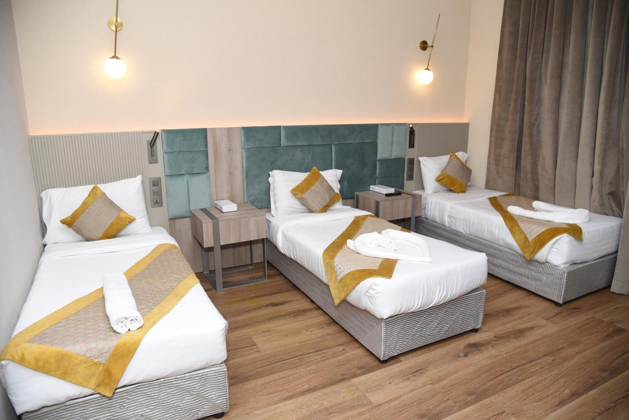 Roya Al Andalus Hotel Medine Dış mekan fotoğraf Family room